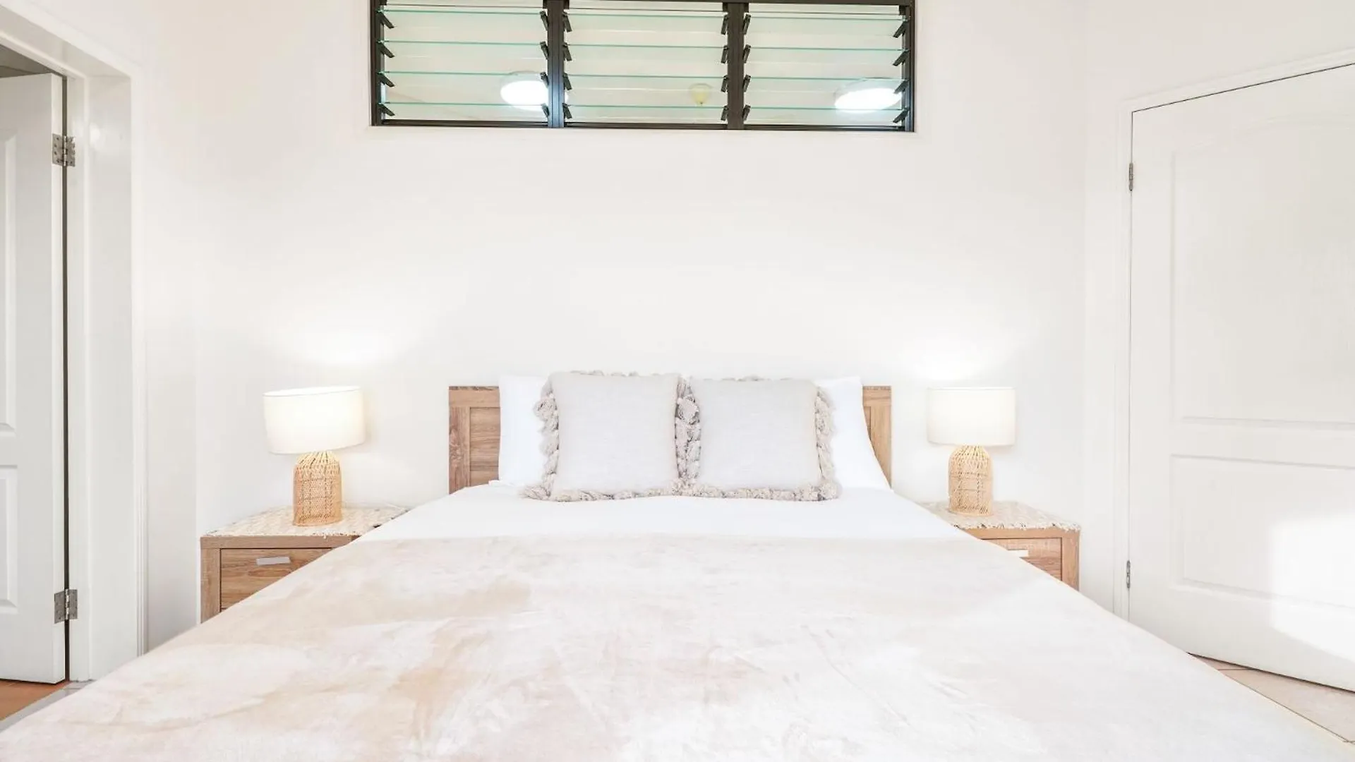 Elevate Your Stay At Cloud Nine Bayview Heights 0*,
