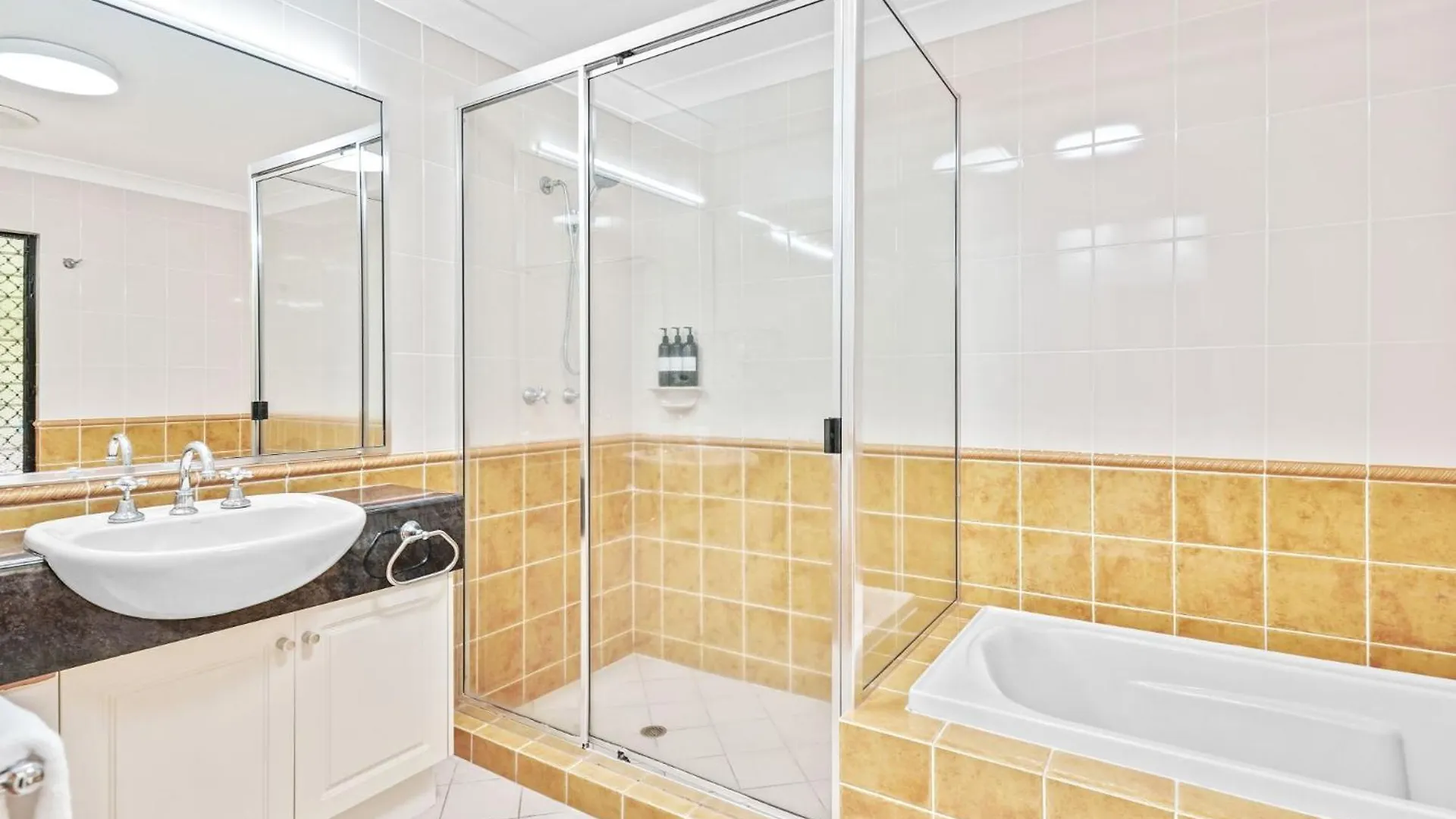 Elevate Your Stay At Cloud Nine Bayview Heights Holiday home